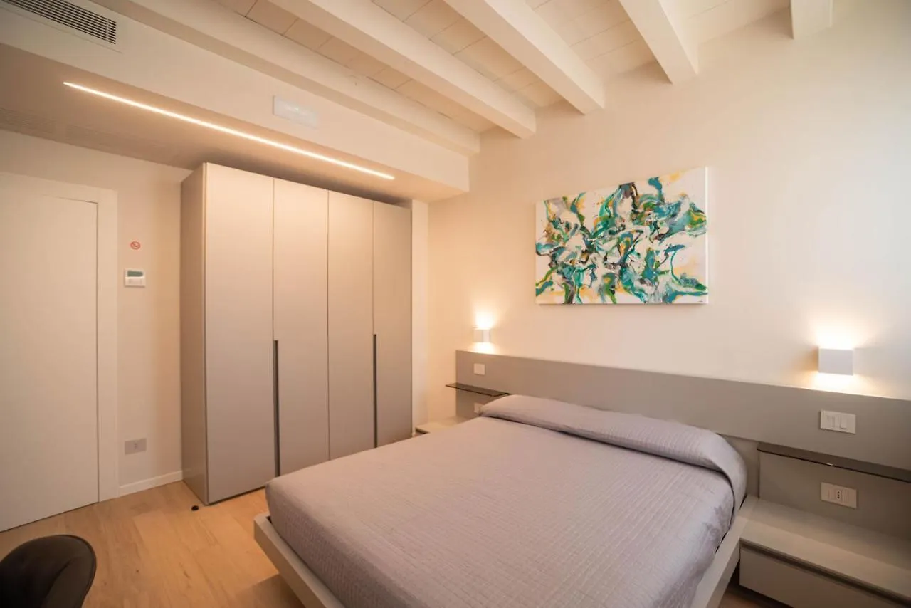 Hotel Maison Calcirelli Rooms Verona Italy