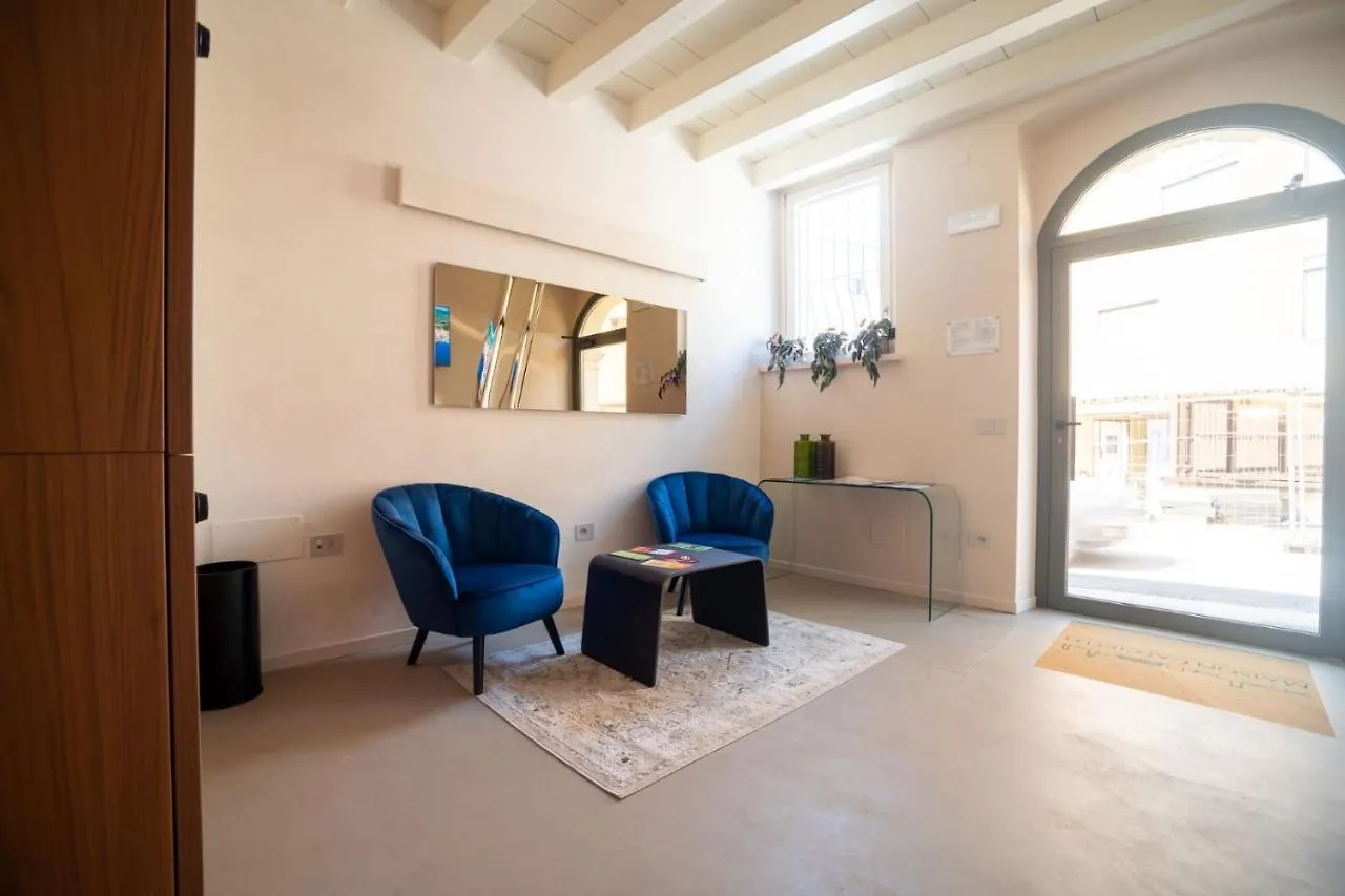 Hotel Maison Calcirelli Rooms Verona Italy