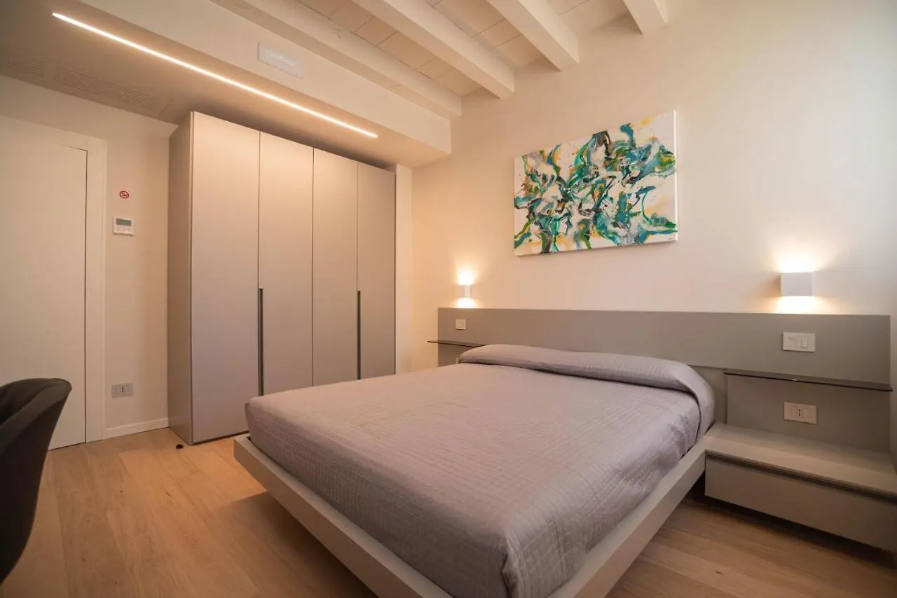 Maison Calcirelli Rooms Verona 0*,