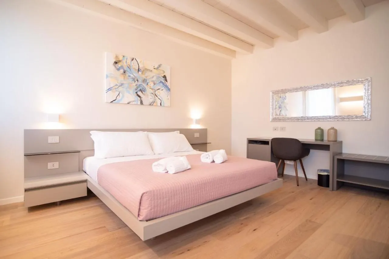 Maison Calcirelli Rooms Verona Hotel